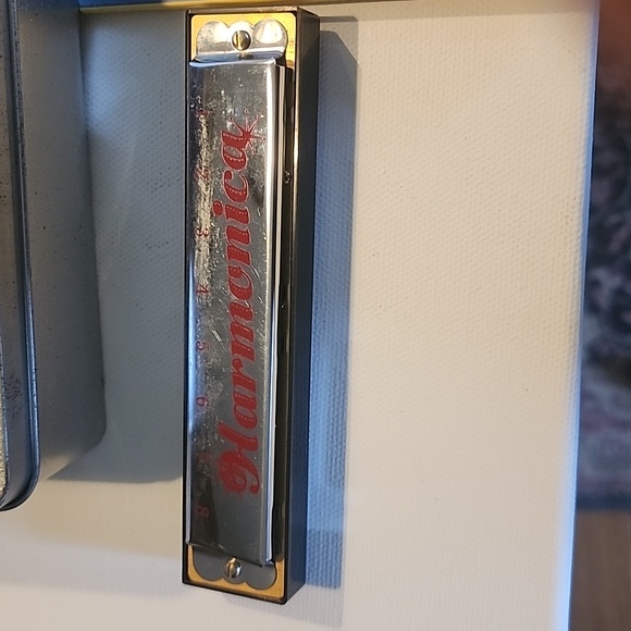 Harmonica with metal box and book - Picture 2 of 9